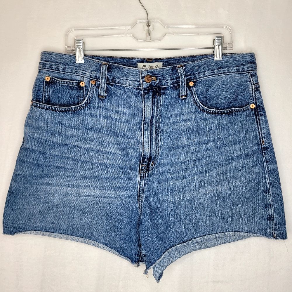 Madewell The Mom Jean Short Size 32‎